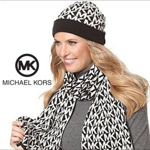 New MICHAEL KORS Black & White Signature Logo Knit Beanie Hat